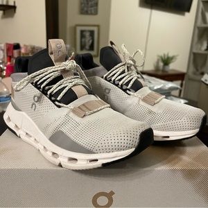 Cloudnova sand/white women’s 6.5